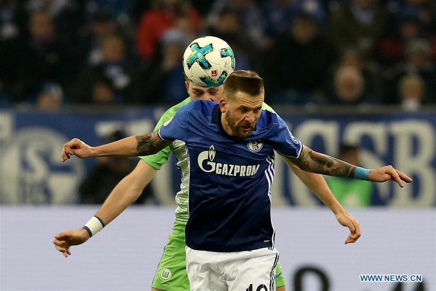 (SP)GERMANY-GELSENKIRCHEN-SOCCER-GERMAN CUP-SCHALKE 04 VS WOLFSBURG