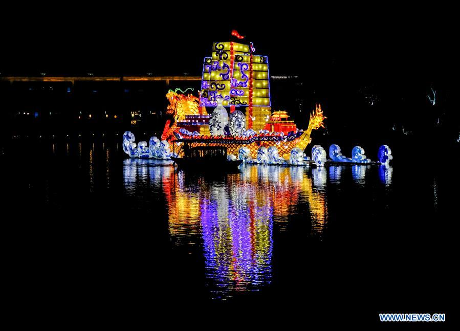 CHINA-ZHEJIANG-WUZHEN-LANTERN SHOW (CN)