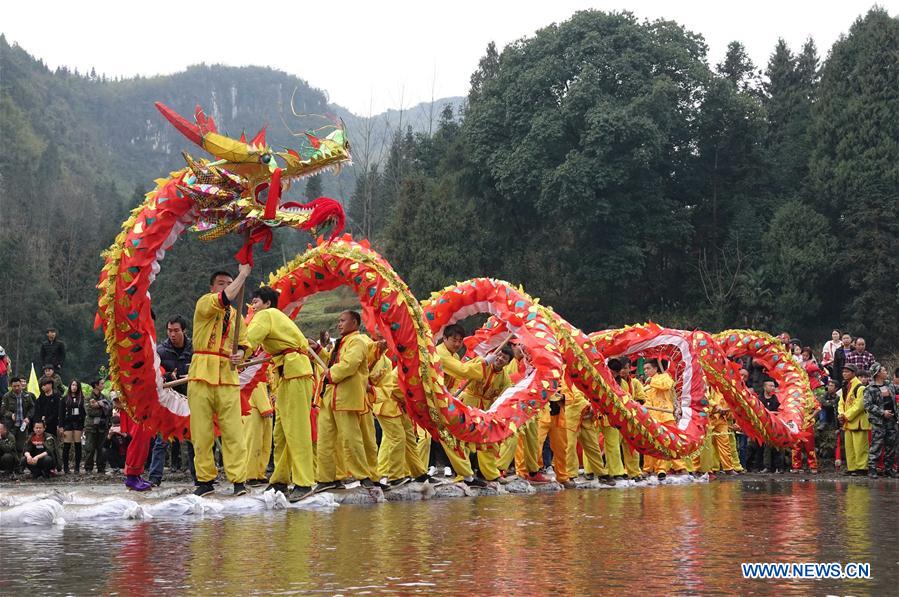 #CHINA-GUIZHOU-TONGREN-DRAGON DANCE (CN)