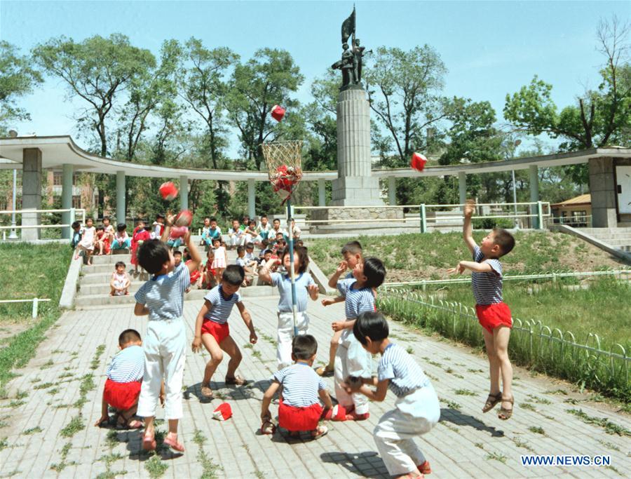  (MOMENTS FOREVER) CHINA-INT'L CHILDREN'S DAY-ENTERTAINMENT-EVOLUTION (CN)