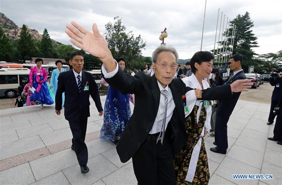 DPRK-MOUNT KUMGANG-WAR SEPARATED FAMILIES-REUNIONS