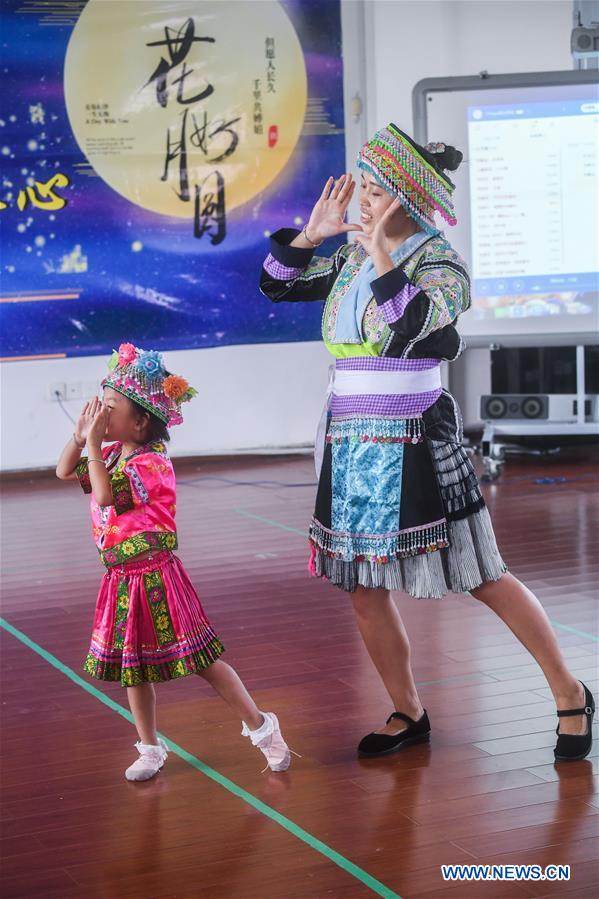 CHINA-ZHEJIANG-ETHNIC GROUP-MID-AUTUMN FESTIVAL (CN)