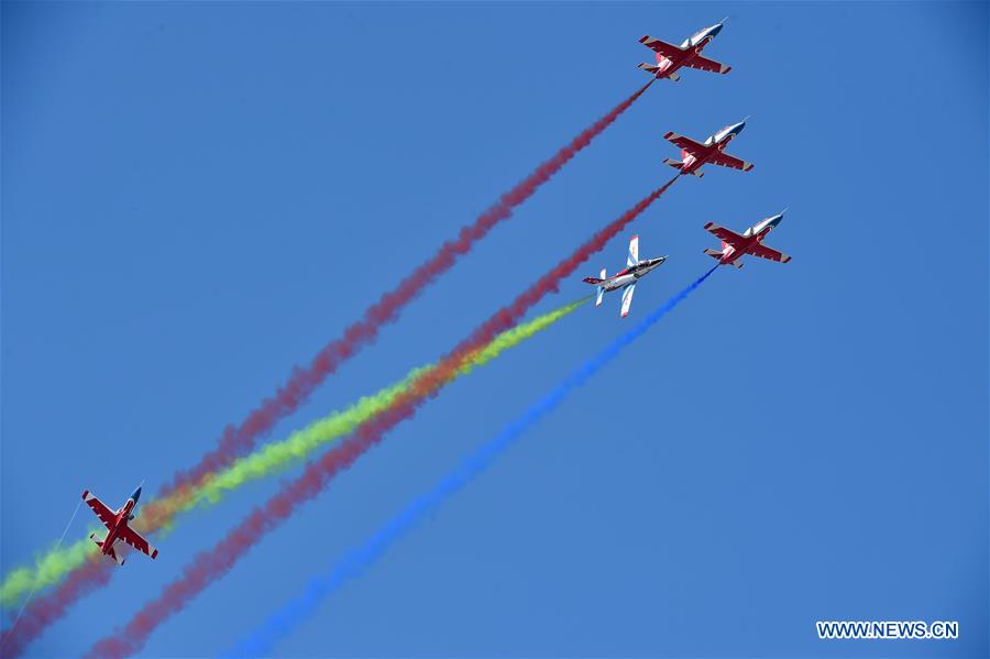 CHINA-GUANGDONG-ZHUHAI-AIRSHOW-OPENING-PERFORMANCE