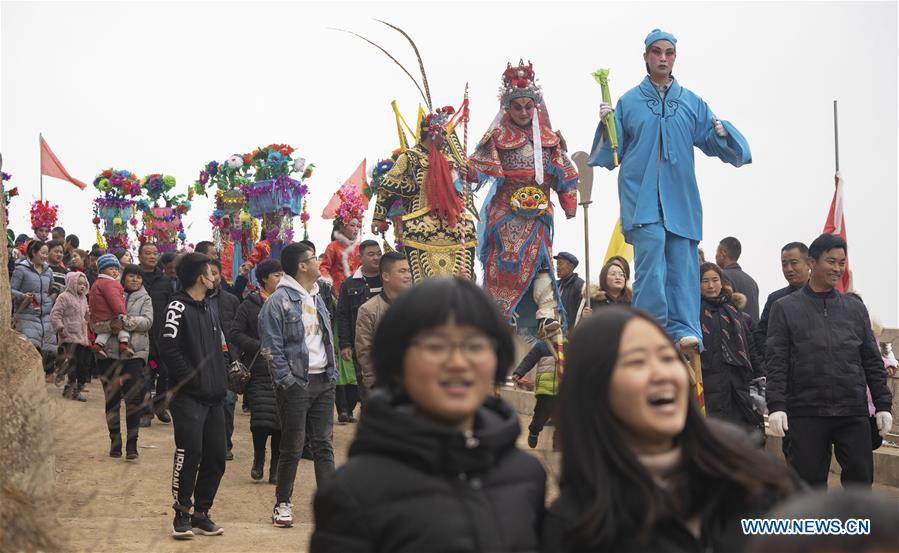 CHINA-GANSU-LONGNAN-LANTERN FESTIVAL-SHEHUO (CN)