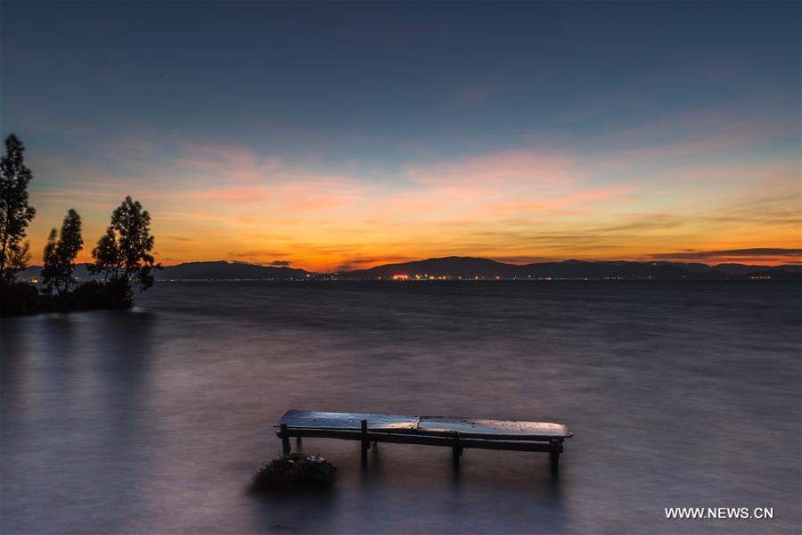 CHINA-YUNNAN-KUNMING-DIANCHI LAKE-SCENERY (CN)