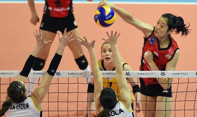 Turkish Cup semifinal: Vakifbank vs. Fenerbahce