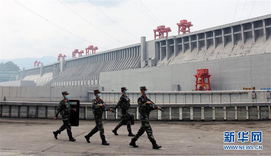 （图文互动）（8）武警官兵“双节”坚守战位保平安