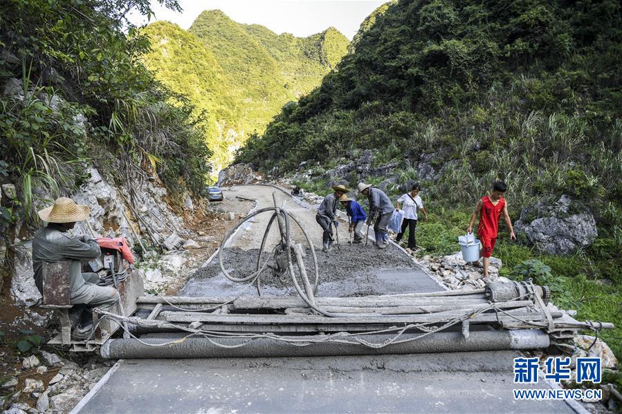 （新华全媒头条·图文互动）（4）“石山王国”筑路记